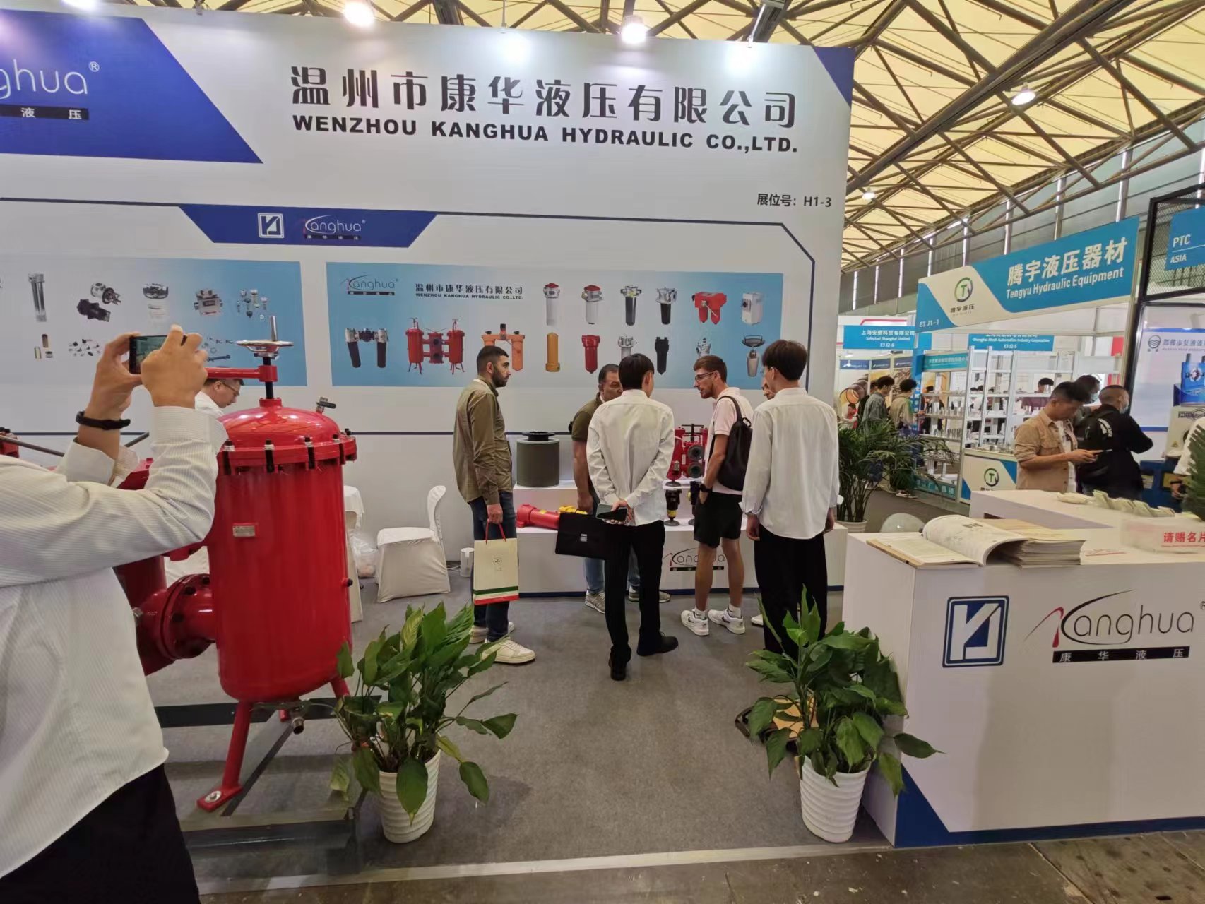 2023年上海PTC展會(huì)康華液壓圓滿(mǎn)成功、過(guò)濾器、液壓附件、過(guò)濾器濾芯